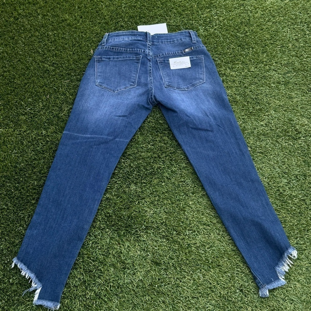 Kancan Blue Ankle Cropped Jeans with Frayed Hem and Pearl Detail - Picture 10 of 15
